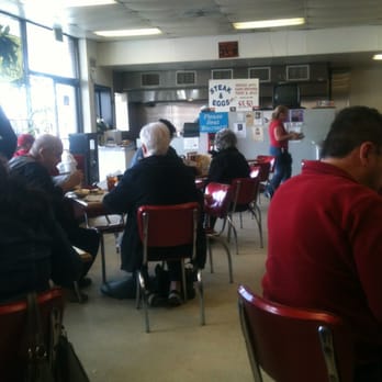 Swift's on Colfax - Packed at Saturday lunch - American Near Me - Denver, Colorado