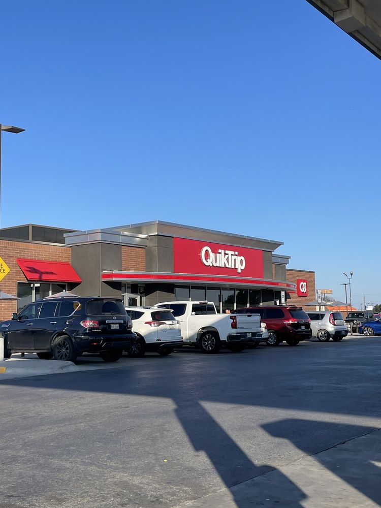 QUIKTRIP Updated August 2024 2350 S New Road, Waco, Texas Gas