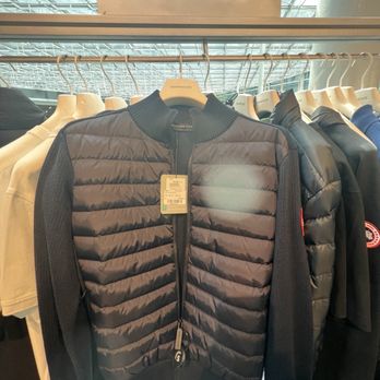 Canada Goose Vancouver - 9/18/26 FYI. Almost bought when we were in France. - Men's Clothing Near Me - Vancouver, British Columbia