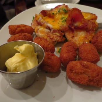 Riptides Seafood Restaurant - Smothered chicken - Seafood Near Me - Chester, Virginia