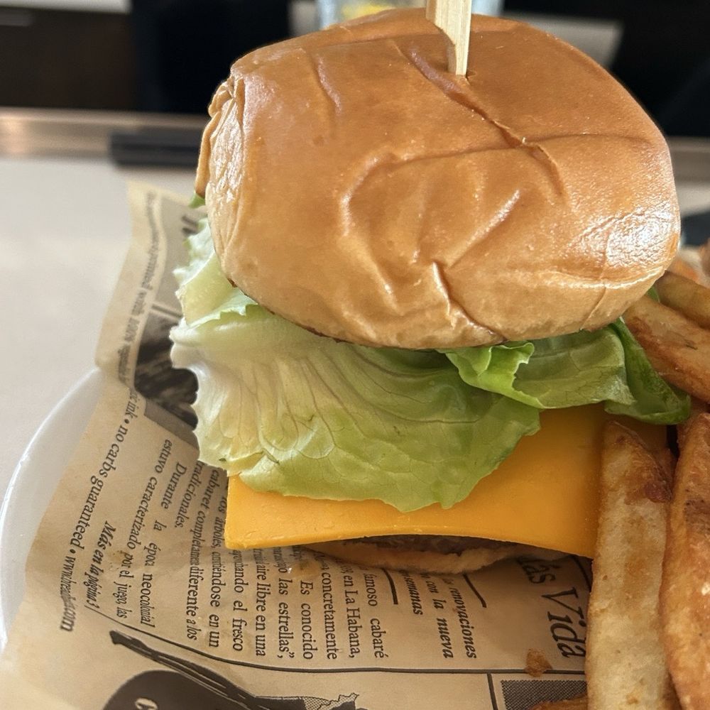 1823 Kitchen & Bar - Cheeseburger - New American Near Me - Tampa, Florida
