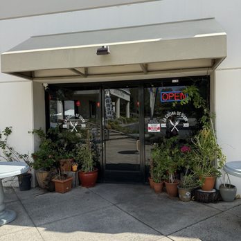 La Cocina De Sivar - Exterior - Salvadoran Near Me - Rancho Cucamonga, California La Cocina De Sivar - Exterior - Salvadoran Near Me - Rancho Cucamonga, California
