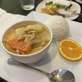 Mint Leaf Thai Cuisine - Yellow Curry Lunch - Thai Near Me - Newport Beach, California Mint Leaf Thai Cuisine - Yellow Curry Lunch - Thai Near Me - Newport Beach, California