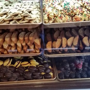 D'amato's Bakery - Bakeries Near Me - Chicago, Illinois