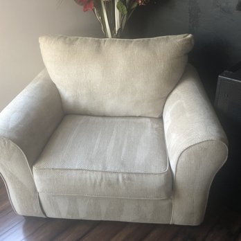 Mr. Carpet Cleaning - Oversized Chair Cleaned - Carpet Cleaning Near Me Mr. Carpet Cleaning - Oversized Chair Cleaned - Carpet Cleaning Near Me