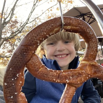 Idletyme - Pretzel and Jake - American Near Me - Stowe, Vermont
