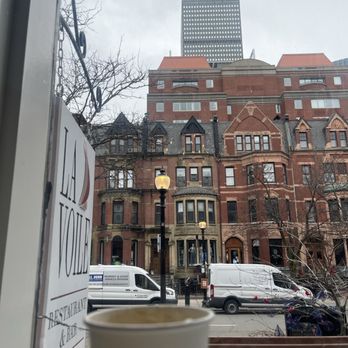 Newbury Guest House - Having a coffee in their lobby - Hotels Near Me - Boston, Massachusetts