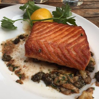 Gilt Bar - Salmon - New American Near Me - Chicago, Illinois