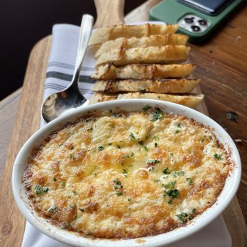 Perry’s - Crab and Artichoke Dip - Cocktail Bars Near Me - Puyallup, Washington