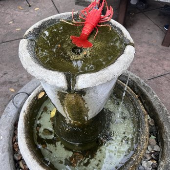 Papa Lennon's Pizzeria - Fountain - Pizza Near Me - Ojai, California