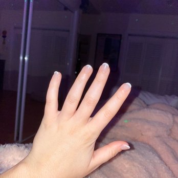 Nail Motif - French Tip Gel Acrylic Set - Nail Salons Near Me - Mill Valley, California