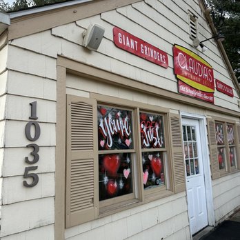 Claudia's Grinder Shop - the front of the shop - Delis Near Me - Farmington, Connecticut