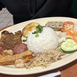 Cơm tắm đặt biệt (special rice combo)