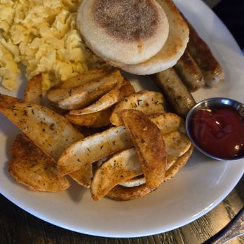 Avenue Kitchen + Bar - Brunch Breakfast - Beer Bar Near Me - Somerville, Massachusetts