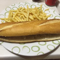 La Taberna de Buda - Frankfurt, más de media barra de pan. Para calcular, el plato es de tamaño normal.