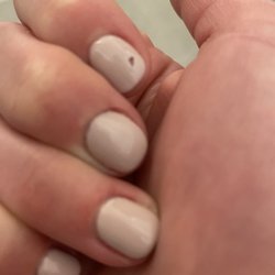 Four Season Nail - Chipped nail after less that 6 hours