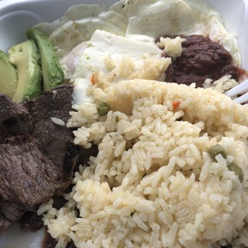 Cafeteria Tia Roseta - Desayuno con Carne - Mexican Near Me - Roswell, Georgia