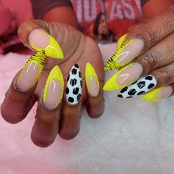 Pretty N Pink Nails Studios