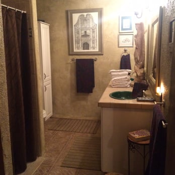 Pelham House - Huge bathroom at Casita at Pelham House - Bed & Breakfast Near Me - Hatch, New Mexico