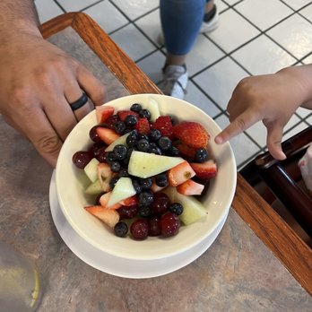 Lake's Pancake House - Fresh fruit - Breakfast & Brunch Near Me - Antioch, Illinois
