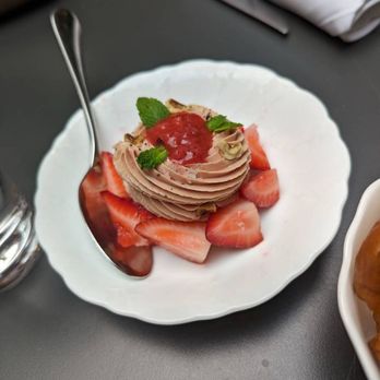 Alobar Yorkville - Bars Near Me - Toronto, Ontario