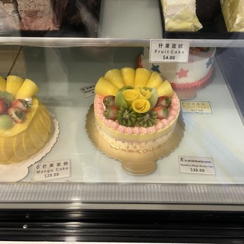 Fancy Wheatfield Bakery - Cakes in the bakery, purchased the $29.00 on June 11th (now $30) Photo taken in December 2022 - Bakeries Near Me - San Francisco, California