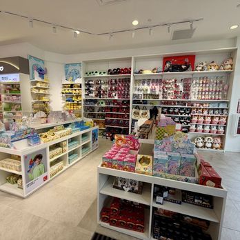 Miniso Friends - Accessories Near Me - Honolulu, Hawaii