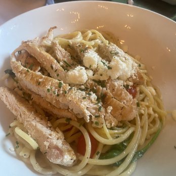 The Suburban - Chicken pasta - American Near Me - Leavenworth, Kansas