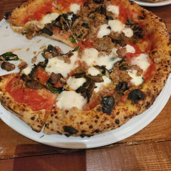 Spacca Napoli - Pizza Near Me - Chicago, Illinois