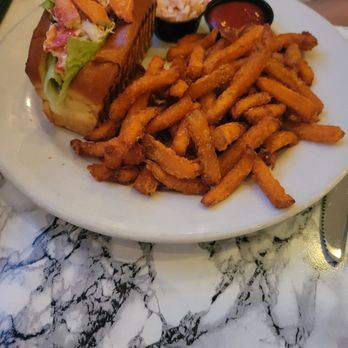 Bistro 63 - Lobster roll - New American Near Me - Amherst, Massachusetts