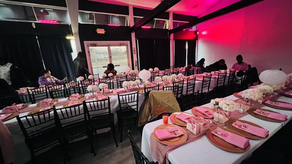 CREME DE LA CREME LOFT Updated September 2024 115 Photos 7050 NJ35, South Amboy, New