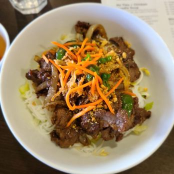 EAD Vietnamese Restaurant - V1. Vemicelli Stir Fried Beef and Lemon Grass - I threw the sauce onto the dish after mixing it up. Member of the clean plate club! - Vietnamese Near Me - Shenandoah, Texas