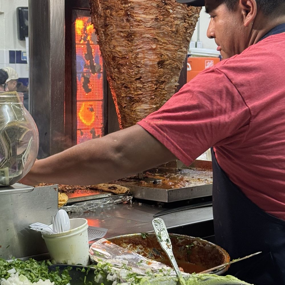 Tacos El Franc - The chef at work - Tacos Near Me - Tijuana, BCN Tacos El Franc - The chef at work - Tacos Near Me - Tijuana, BCN