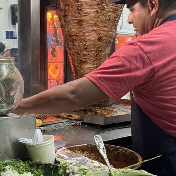 Tacos El Franc - The chef at work - Tacos Near Me - Tijuana, BCN Tacos El Franc - The chef at work - Tacos Near Me - Tijuana, BCN