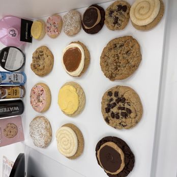 Crumbl - Foxborough - Bakeries Near Me - Foxborough, Massachusetts