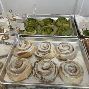 Badash Bakes - Cinnamon rolls - Bakeries Near Me - Pasadena, California