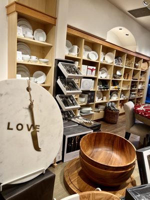 Williams-Sonoma by null