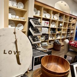 Williams-Sonoma - December 2022