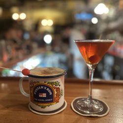 Pusser's Bar
