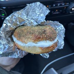 Wooden Spoons Alaska - Nordic bagel with plain cream cheese