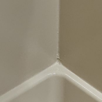 Virginia Bathtub Refinishing - Poor caulk - Refinishing Services Near Me Virginia Bathtub Refinishing - Poor caulk - Refinishing Services Near Me