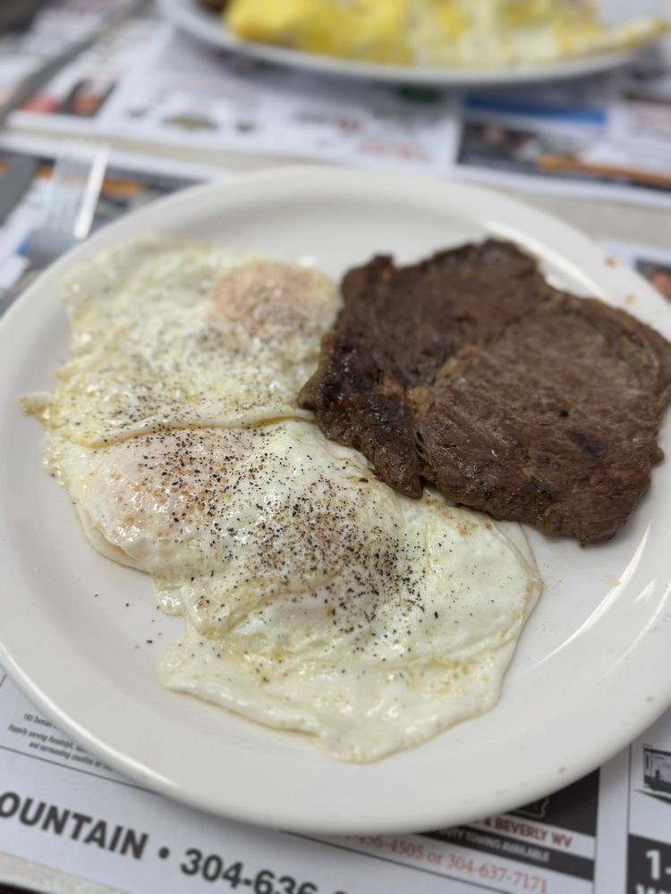 Food from Scotties of Elkins