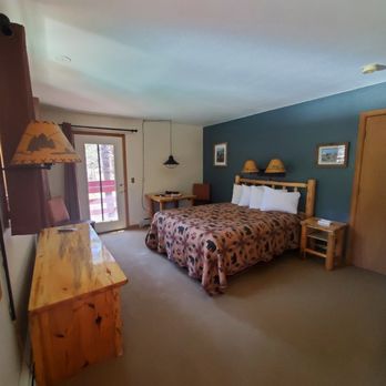 Swiftcurrent Lodge - Hotels Near Me - Estes Park, Colorado Swiftcurrent Lodge - Hotels Near Me - Estes Park, Colorado