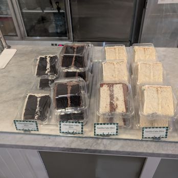 Magnolia Bakery - Chocolate and Vanilla Cakes to-go. - Bakeries Near Me - Los Angeles, California Magnolia Bakery - Chocolate and Vanilla Cakes to-go. - Bakeries Near Me - Los Angeles, California