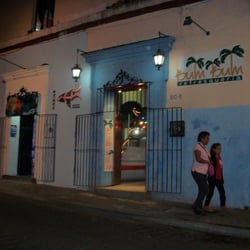 Bum Bum Refresquería - vista completa desde la calle.