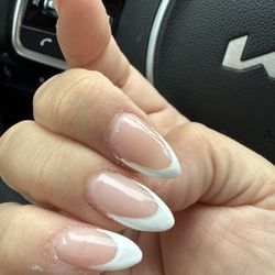 Solon Nail - Lumpy and not even French tip
