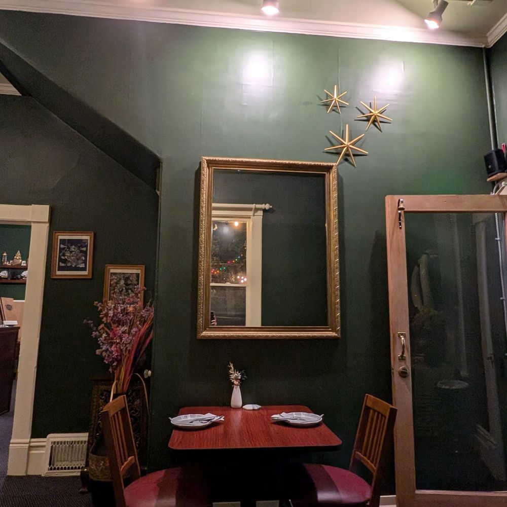 Chan Chao Thai Restaurant - Inside - Thai Near Me - Petaluma, California Chan Chao Thai Restaurant - Inside - Thai Near Me - Petaluma, California