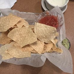 Acapulco Mexican Restaurant Maplewood - Chips and salsa