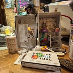 Nomad Cafe & Eatery - Cute art