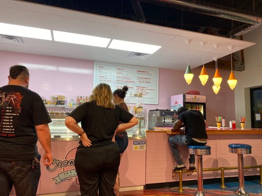Cream Me Ice Creamery by null